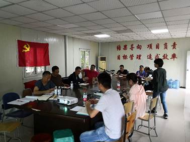 说明:图片包含 室内, 天花板, 墙壁, 人员描述已自动生成