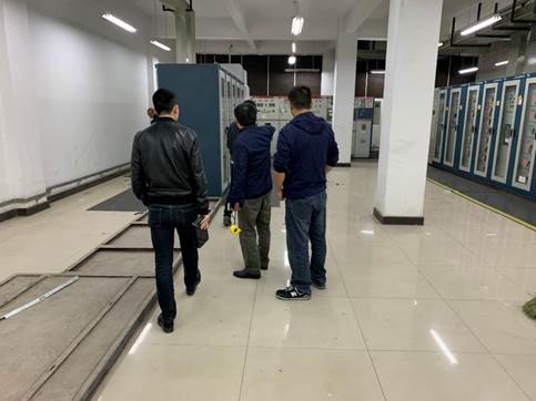 说明:图片包含 机场, 行李, 建筑物, 室内描述已自动生成